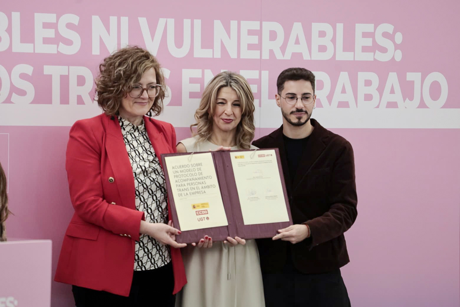firma ugt protocolo trans ministra yolanda jose juan alvarez